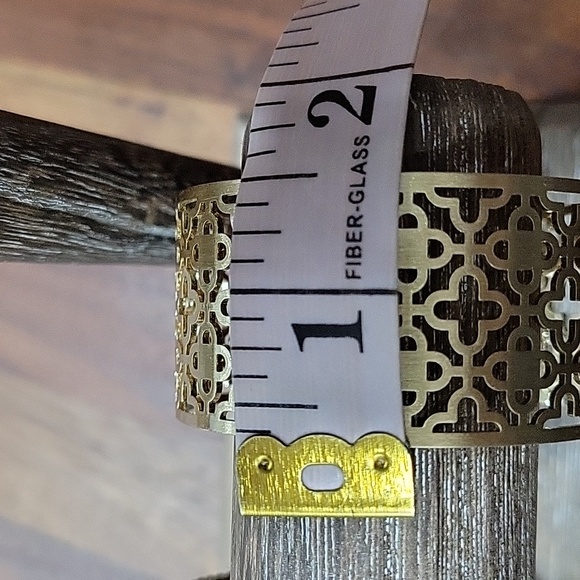 Lot of 2 Cuff Bracelets Mesh Filigree Designs - Picture 9 of 10